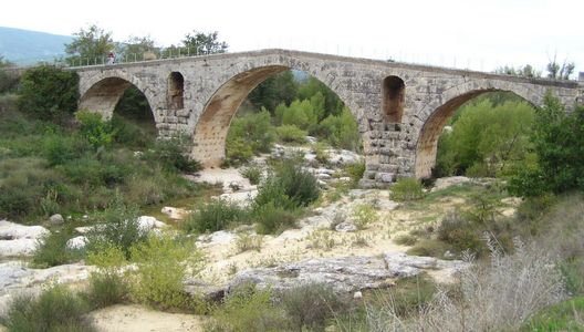 Pont Julien